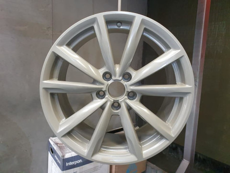 White powder coated alloy wheel
